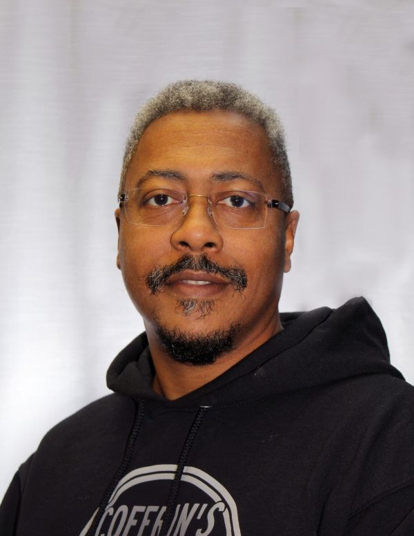 Darrell Looney_crop_667_863